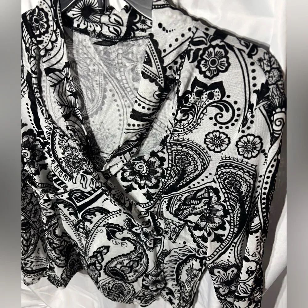 SHEIN Curvy Black Floral Paisley Long Sleeve Blouse EPC Size XLarge Excellent pr